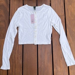 White long sleeve button shirt